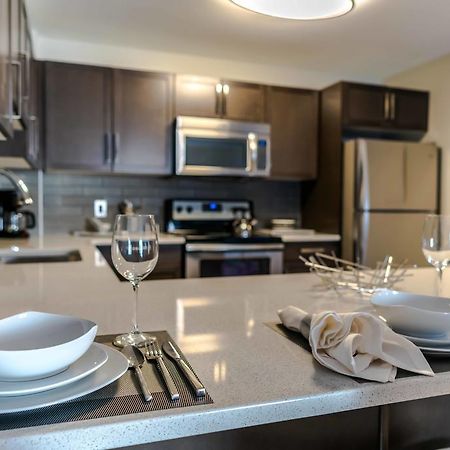 Fort Garry Place Furnished Suites วินนิเพก ภายนอก รูปภาพ