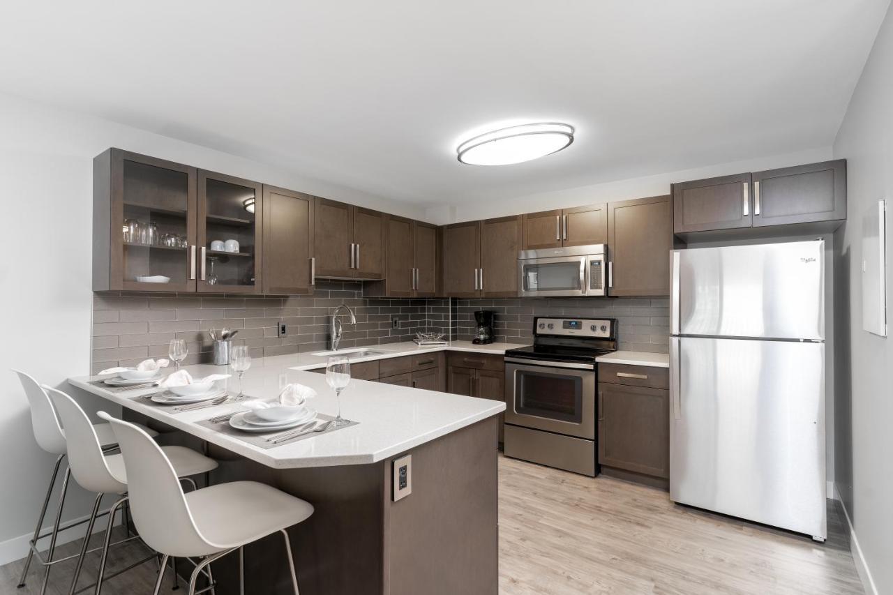 Fort Garry Place Furnished Suites วินนิเพก ภายนอก รูปภาพ