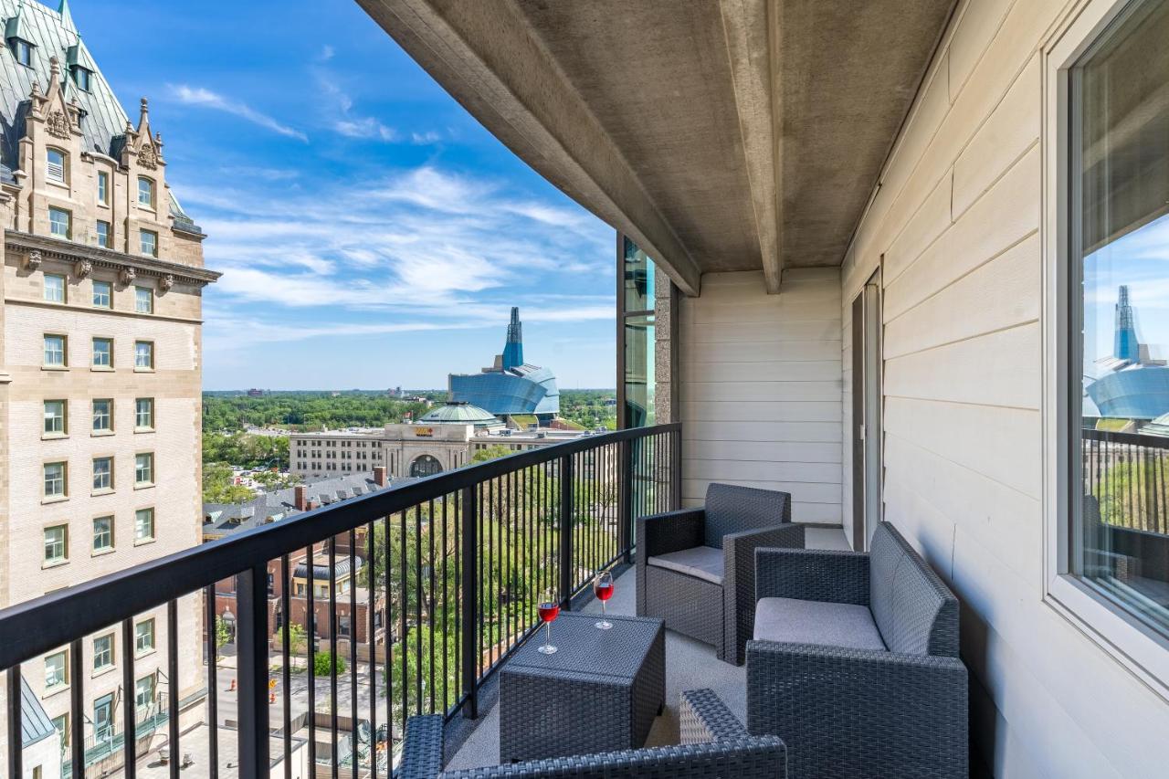 Fort Garry Place Furnished Suites วินนิเพก ภายนอก รูปภาพ