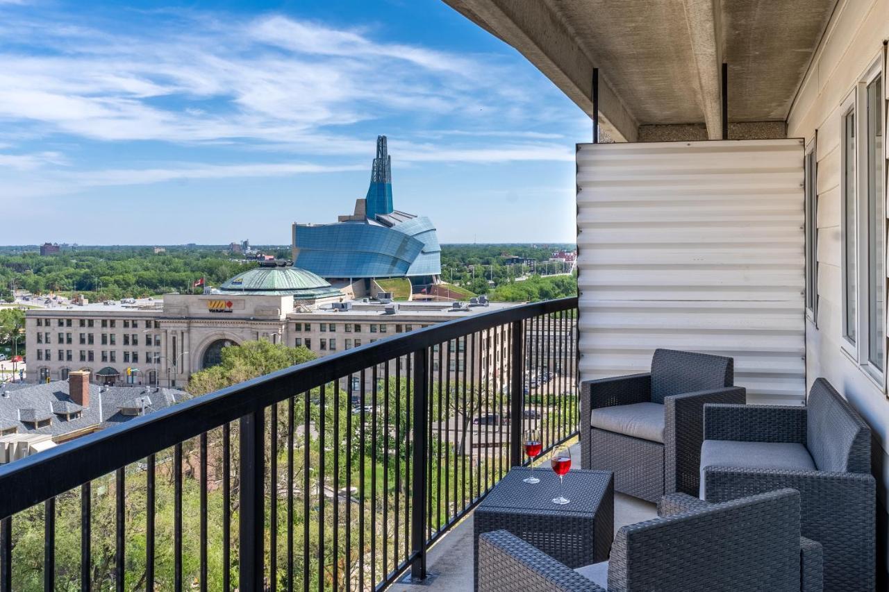 Fort Garry Place Furnished Suites วินนิเพก ภายนอก รูปภาพ